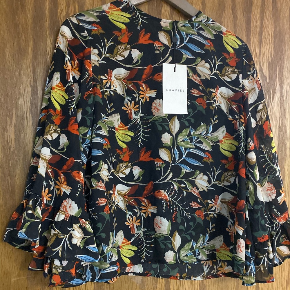 LOAVIES floral bell sleeve blouse WITH TAGS